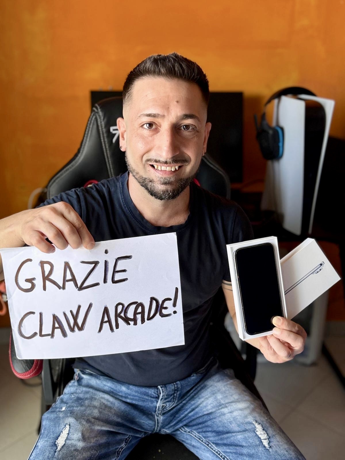 Mauro G. won iPhone 17 on Claw Arcade